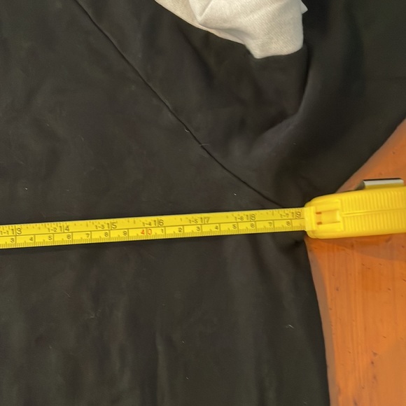 VLVT  by Graham and Spencer black and white lounge set - Picture 5 of 11